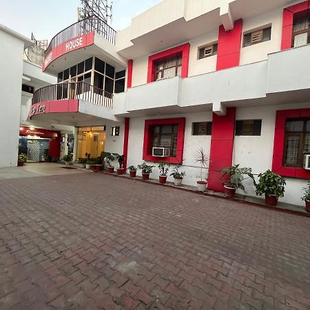 Hotel Magnet House Dehradun Luaran gambar